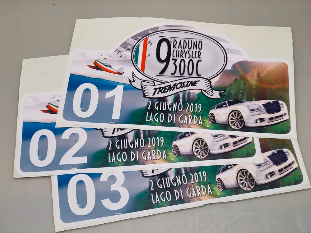 Codice: CCGE004. Adesivi in vinile microforato. Personalizzabili a colori con sponsor e numeri di gara. Si possono rimuovere facilmente. Elevata qualità